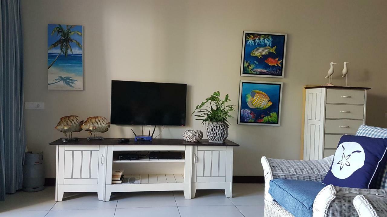 Bay 4 Eden Island Apartment Exterior photo